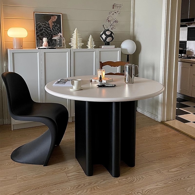 北欧風ラウンドテーブル