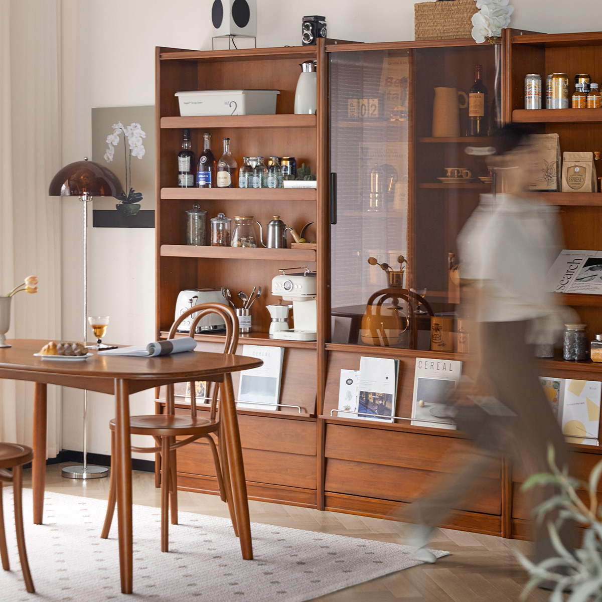 ツゲ材 クラシック本棚 | 重厚感のあるデザインで魅せる書棚スタイル