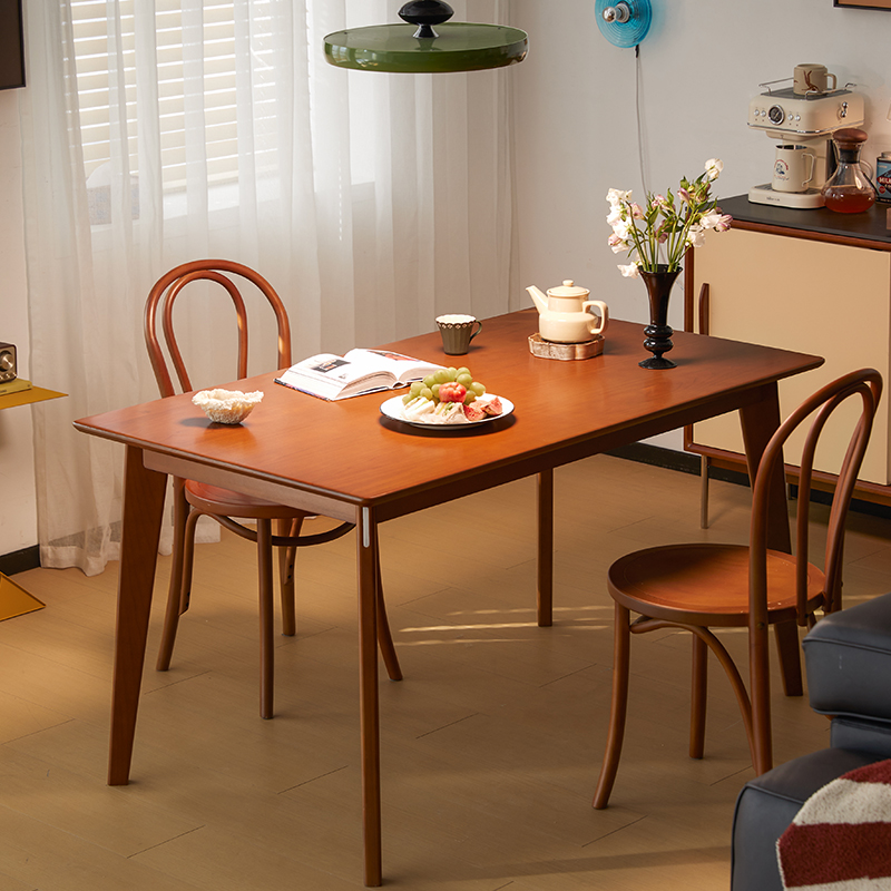 ツゲ材 シンプルダイニングテーブル | 木目の美しさと耐久性を備えた