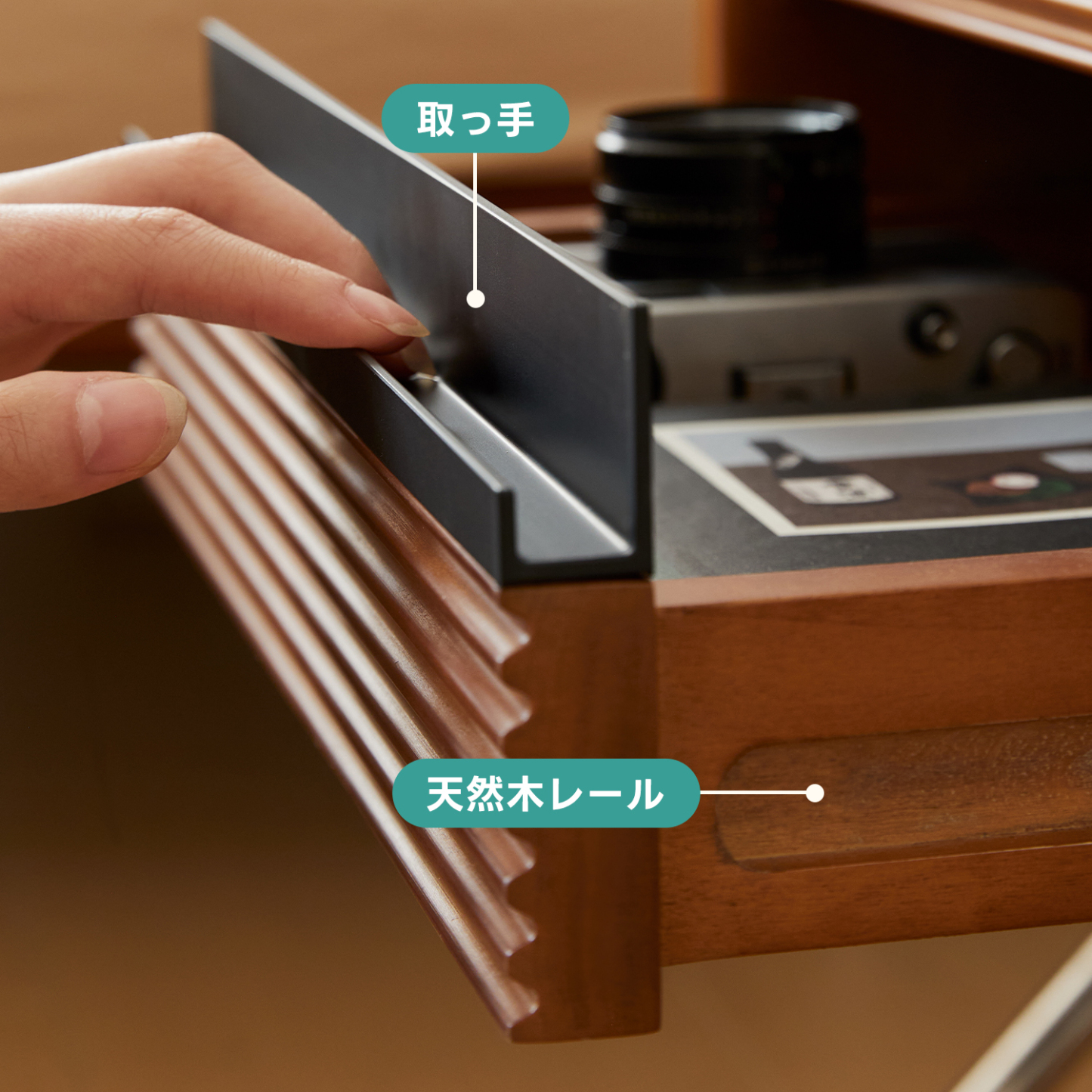 ツゲ材 デザインサイドチェスト | 上質な木目が映えるコンパクトな収納