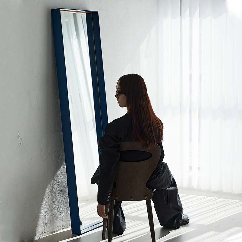 スリムフィッティングミラー