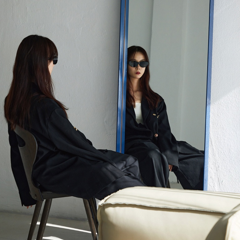 スリムフィッティングミラー