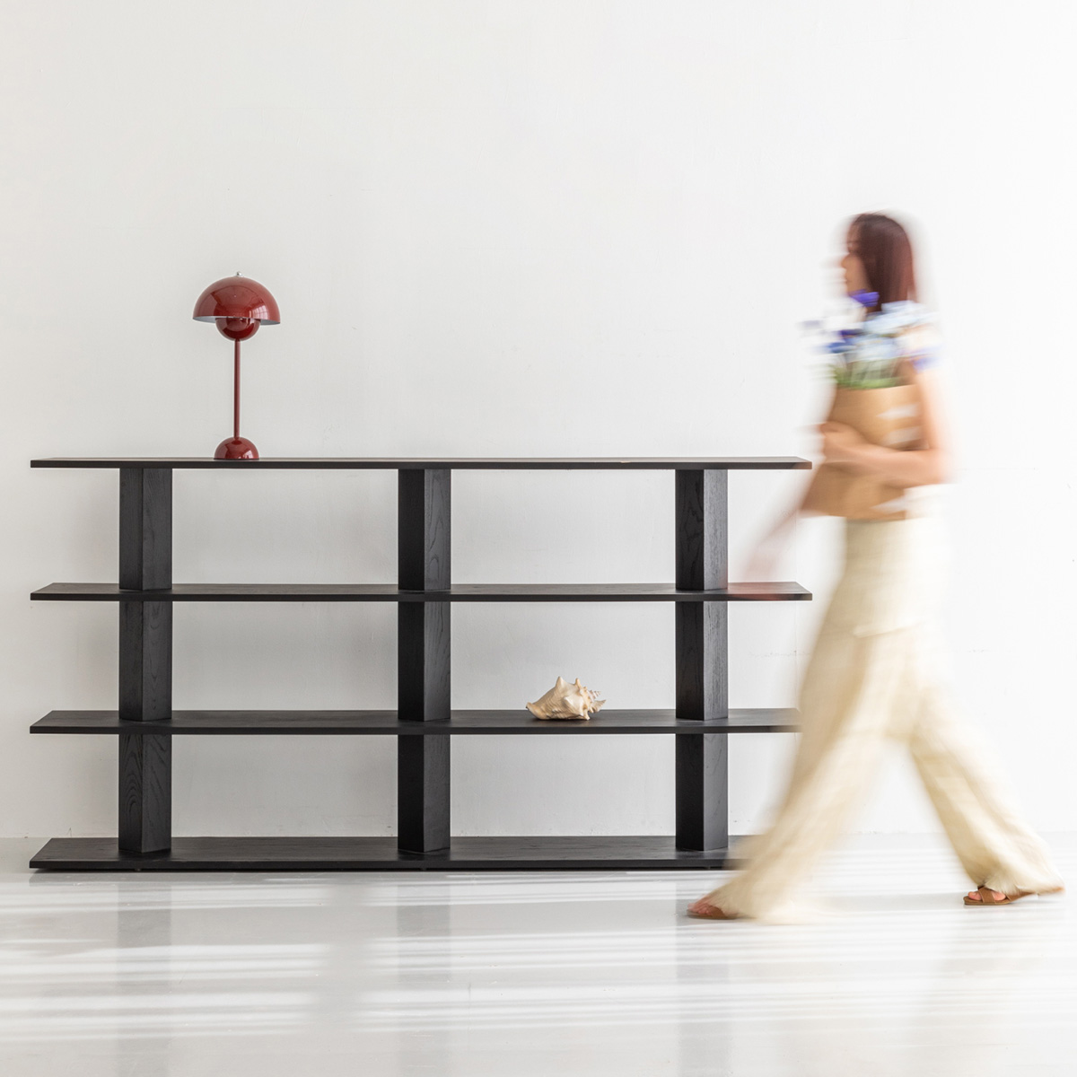 木製オープンシェルフ | ヴィンテージ感を添えた洗練の見せる収納 – CAGUUU