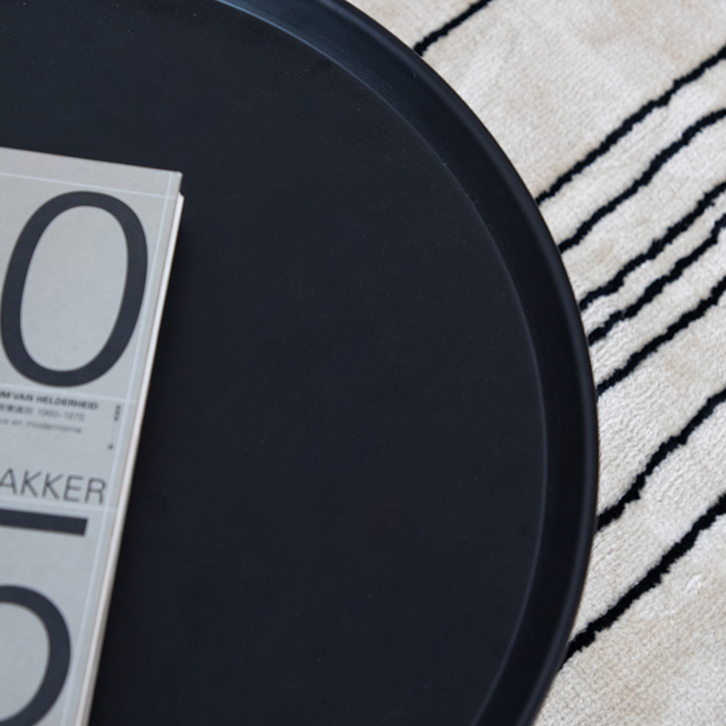 スタイリッシュアイアンティーテーブル