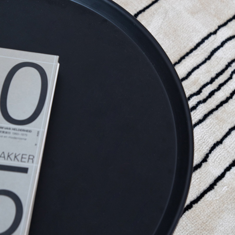 スタイリッシュアイアンティーテーブル