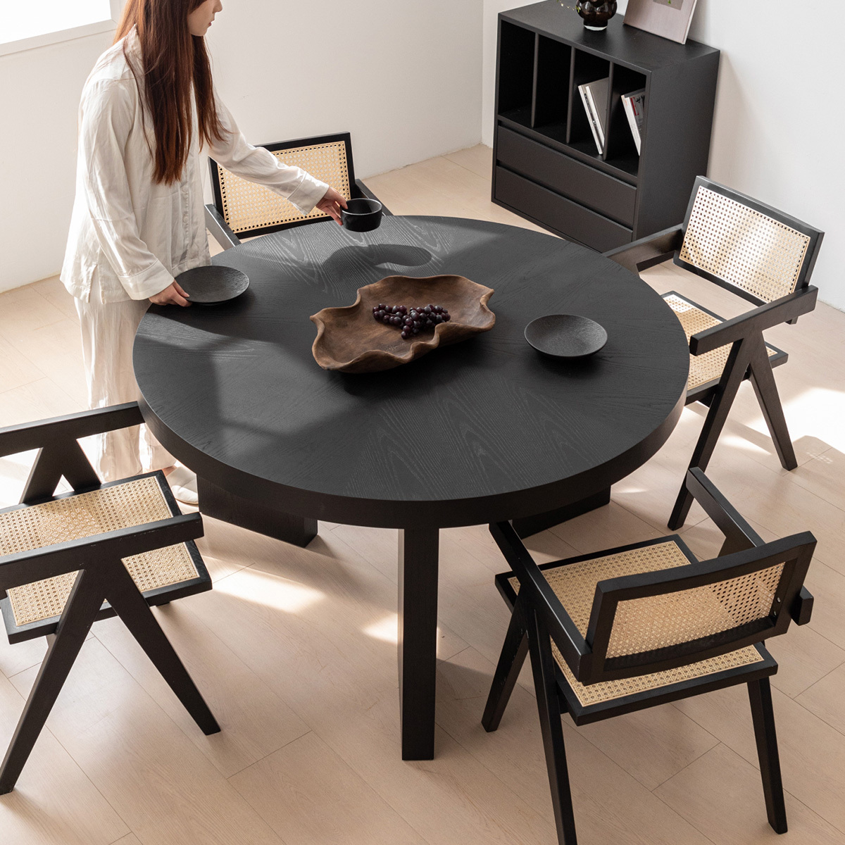 ホワイトアッシュ材ラウンドダイニングテーブル