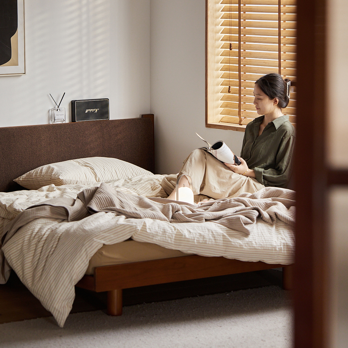 Woody Prime Boxツゲ材 クッション付きフラットエッジベッド | 高密度
