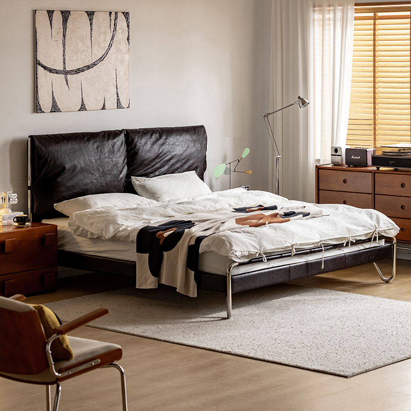 Woody Prime Boxワックスレザークッション付きベッド