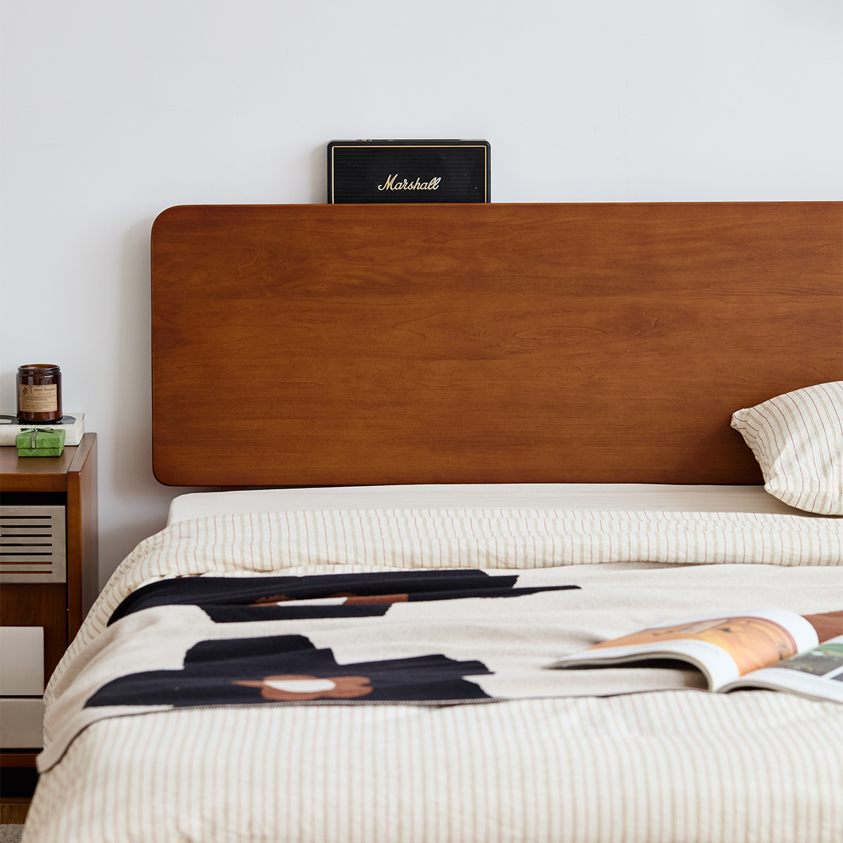 Woody Prime Boxツゲ材 シンプルレトロ木製ベッド