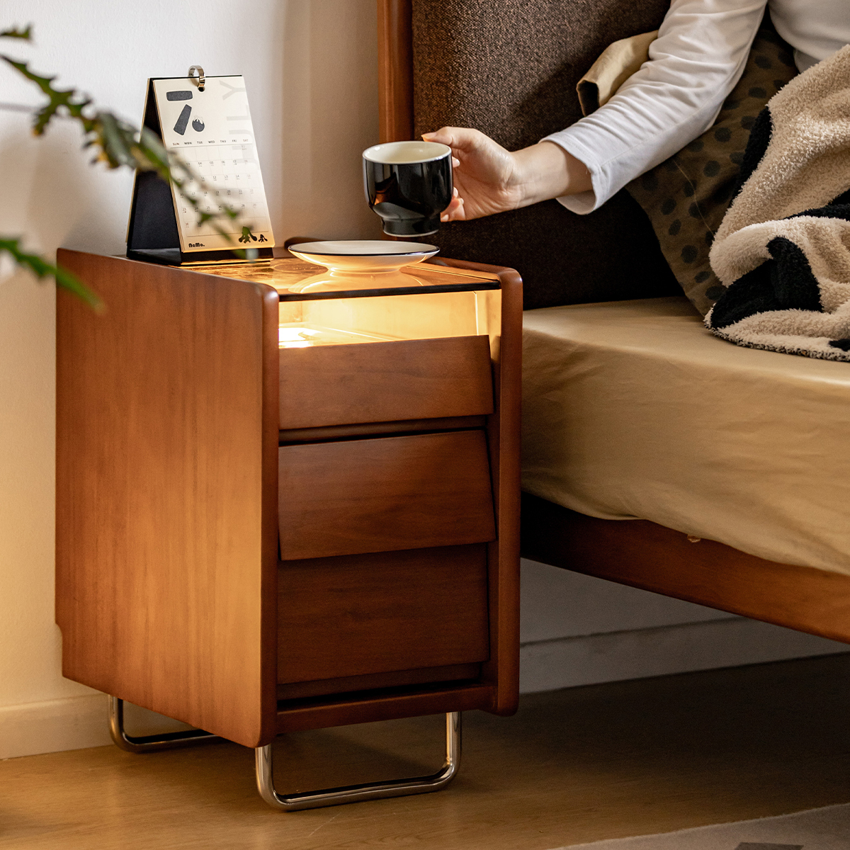 PAGナイトテーブル Woody Prime Boxツゲ材 スリムナイトテーブル – CAGUUU