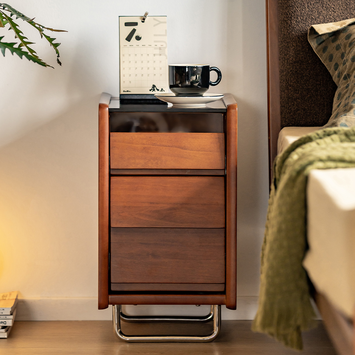 Woody Prime Boxツゲ材 スリムナイトテーブル | ヴィンテージ感と機能