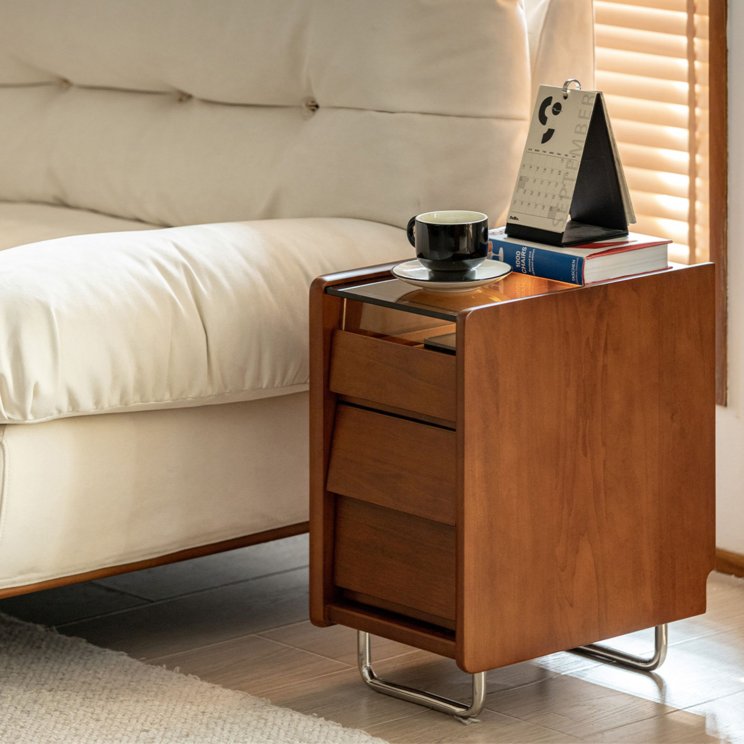 値下げ‼︎アメリカンヴィンテージチークナイトテーブル 最終値下げ‼︎ アメリカンヴィンテージ・チークナイトテーブル 1980年代