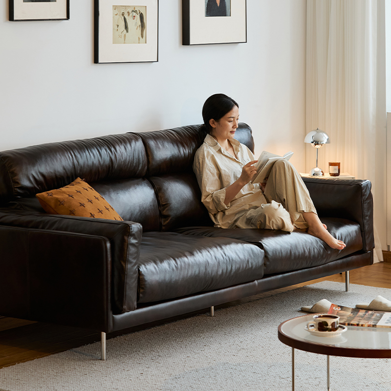 ユーカス リアム ブラックレザー 3人掛けソファ 本革　幅180 高級　4年使用 ユーカス リアム ブラックレザー 3人掛けソファ 本革幅180 高級4年使用