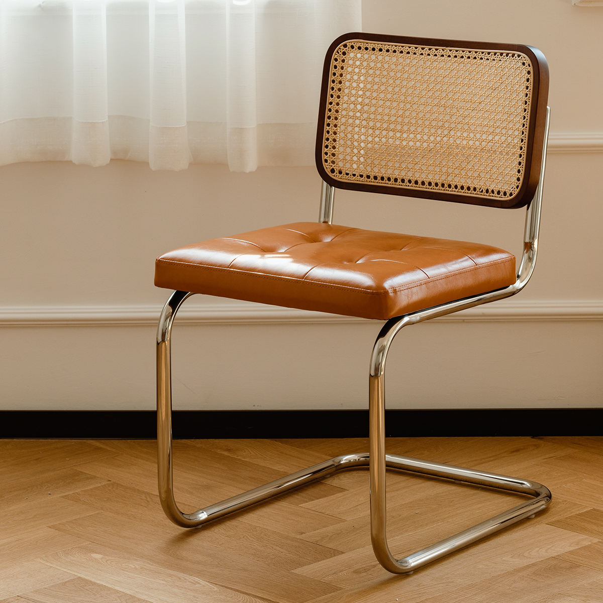 Woody Prime Box レトロ調ダイニングチェア | 味わいある表情と