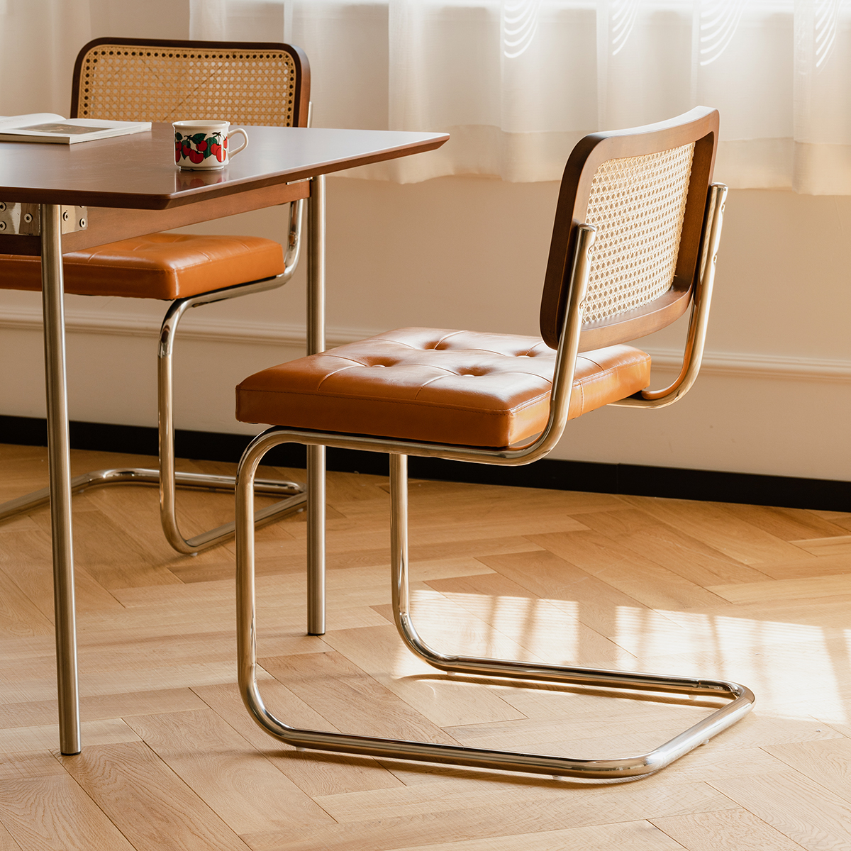 Woody Prime Box レトロ調ダイニングチェア | 味わいある表情と