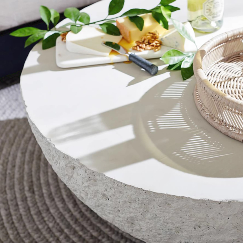 コンクリートラウンドテーブル | 無機質の美を際立たせるモダン