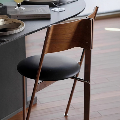 レトロモダンスチールチェア | ヴィンテージ調の座り心地とデザイン性