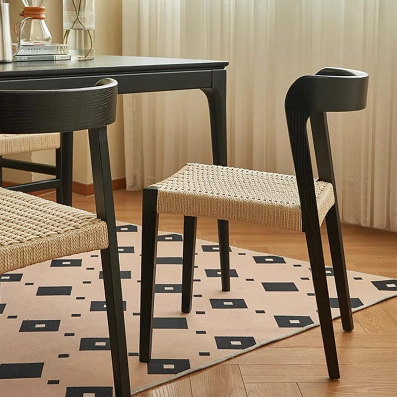 天然木とクラフトロープのチェア