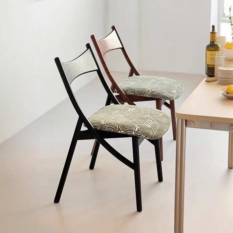 猫耳ダイニングチェア