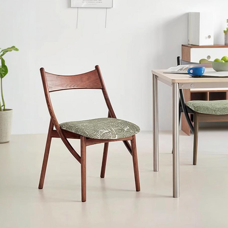 猫耳ダイニングチェア