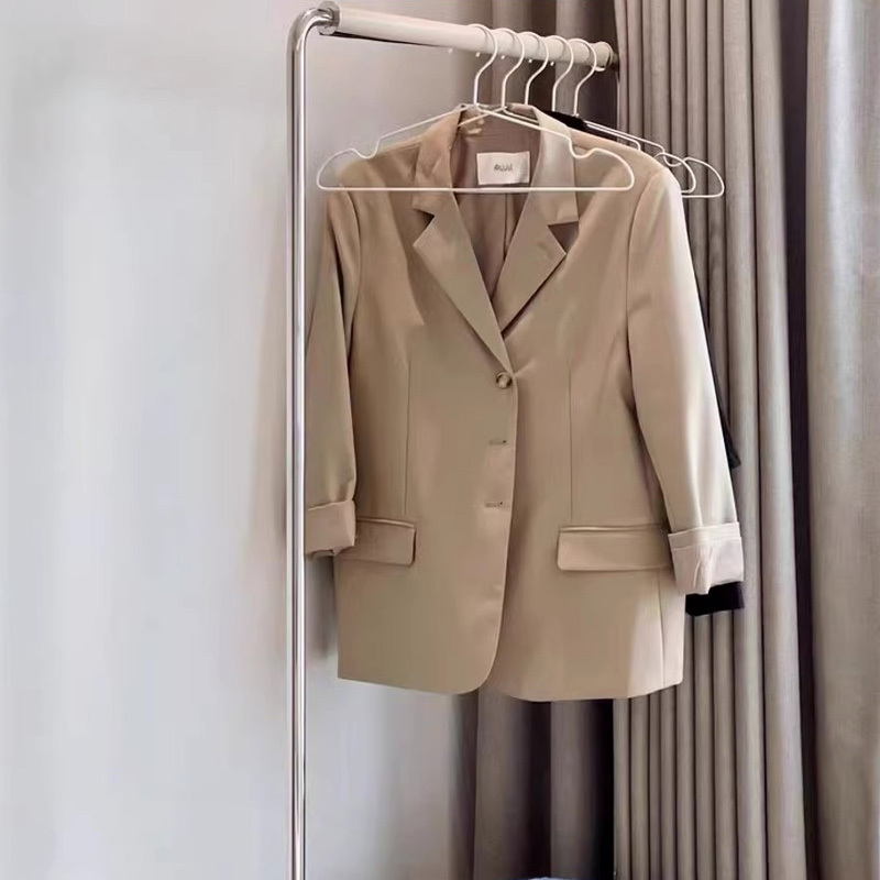 キャスター付きレザーハンガーラック