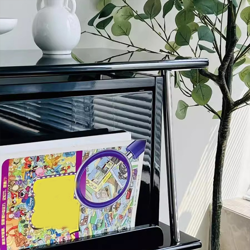 モノトーンステンレスシェルフ