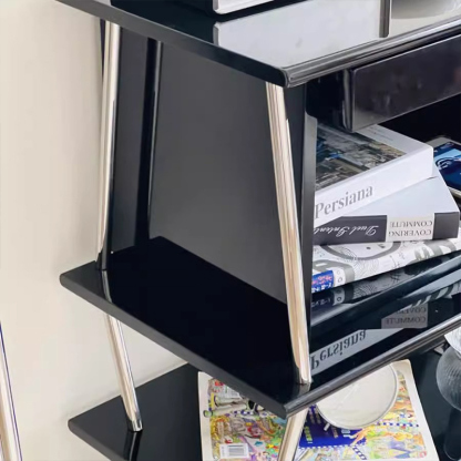 モノトーンステンレスシェルフ