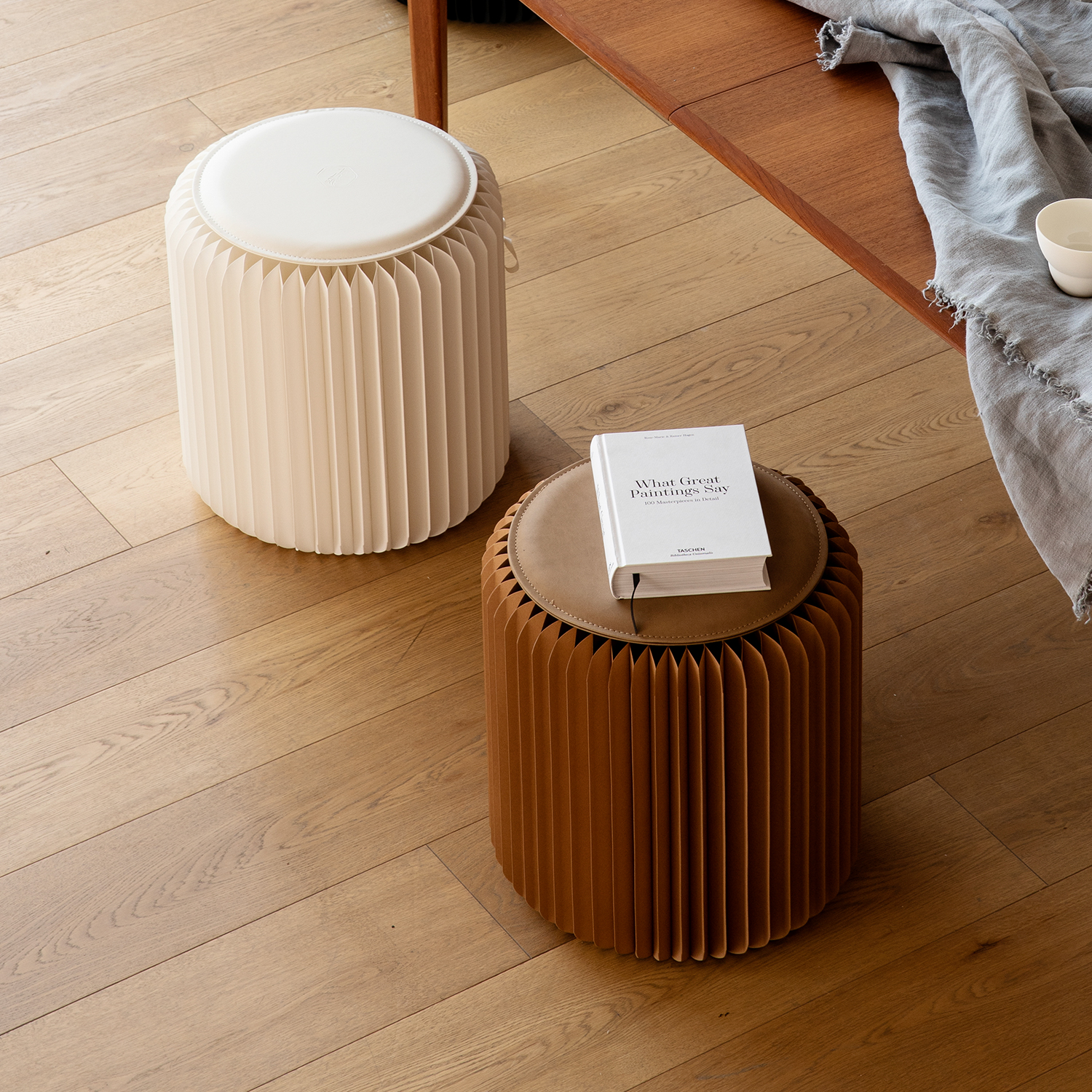 Kraft Paper 折りたたみ クラフト紙ラウンドスツール