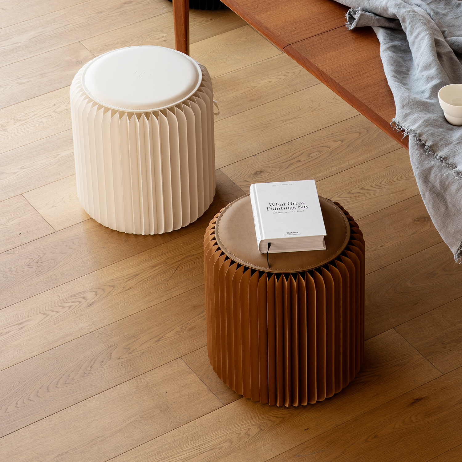 Kraft Paper 折りたたみ クラフト紙ラウンドスツール