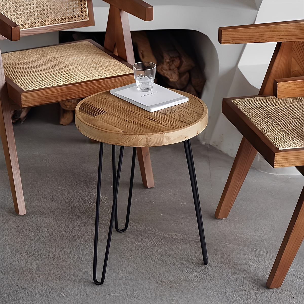 アンティークパッチワーク風サイドテーブル | ユニークな質感を持つ