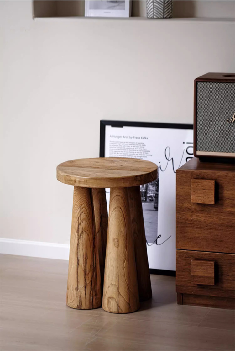 ユニークラウンドサイドテーブル | 自然素材と職人技が生む洗練された
