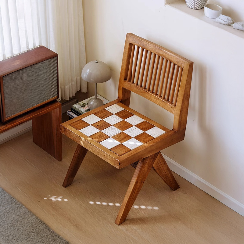 碁盤デザインウッドチェア | 天然木を使用した高級感あるデザイン 耐久