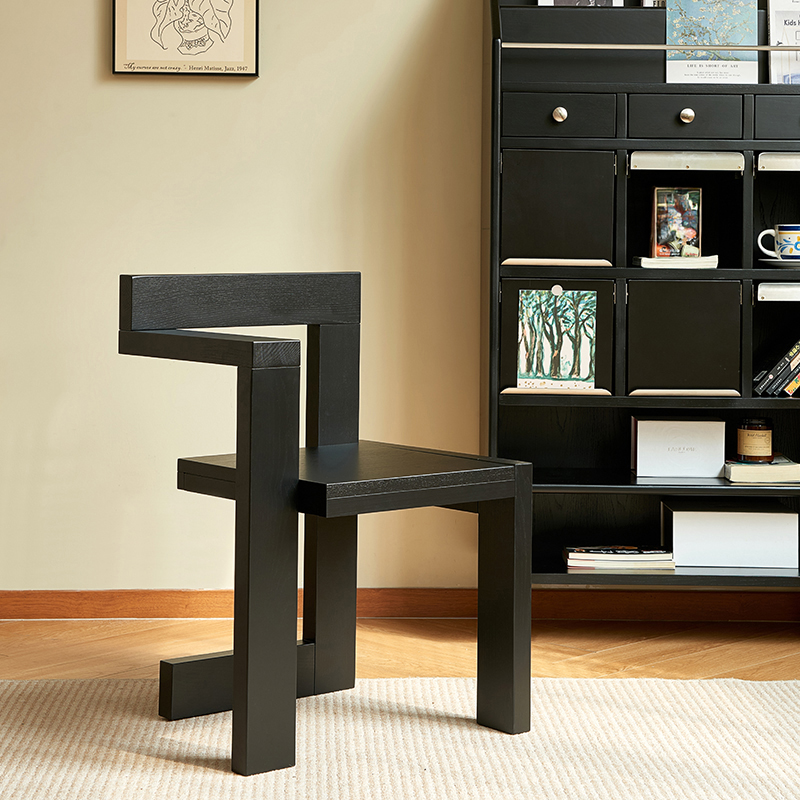 モノブロックアートチェア