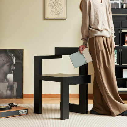 モノブロックアートチェア | ヴィンテージ感と現代的な造形美を融合