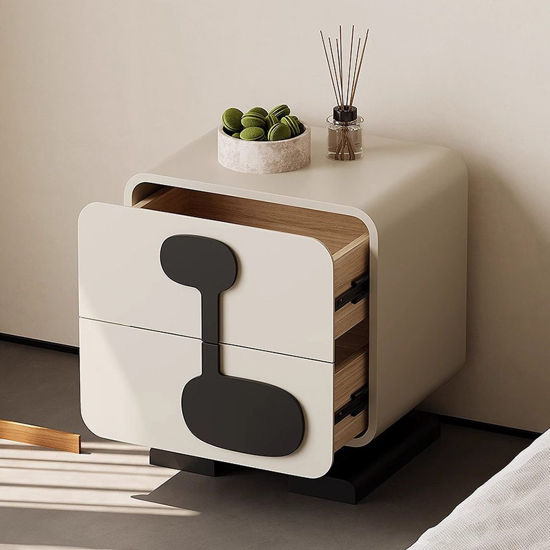 モノトーンデザインナイトテーブル