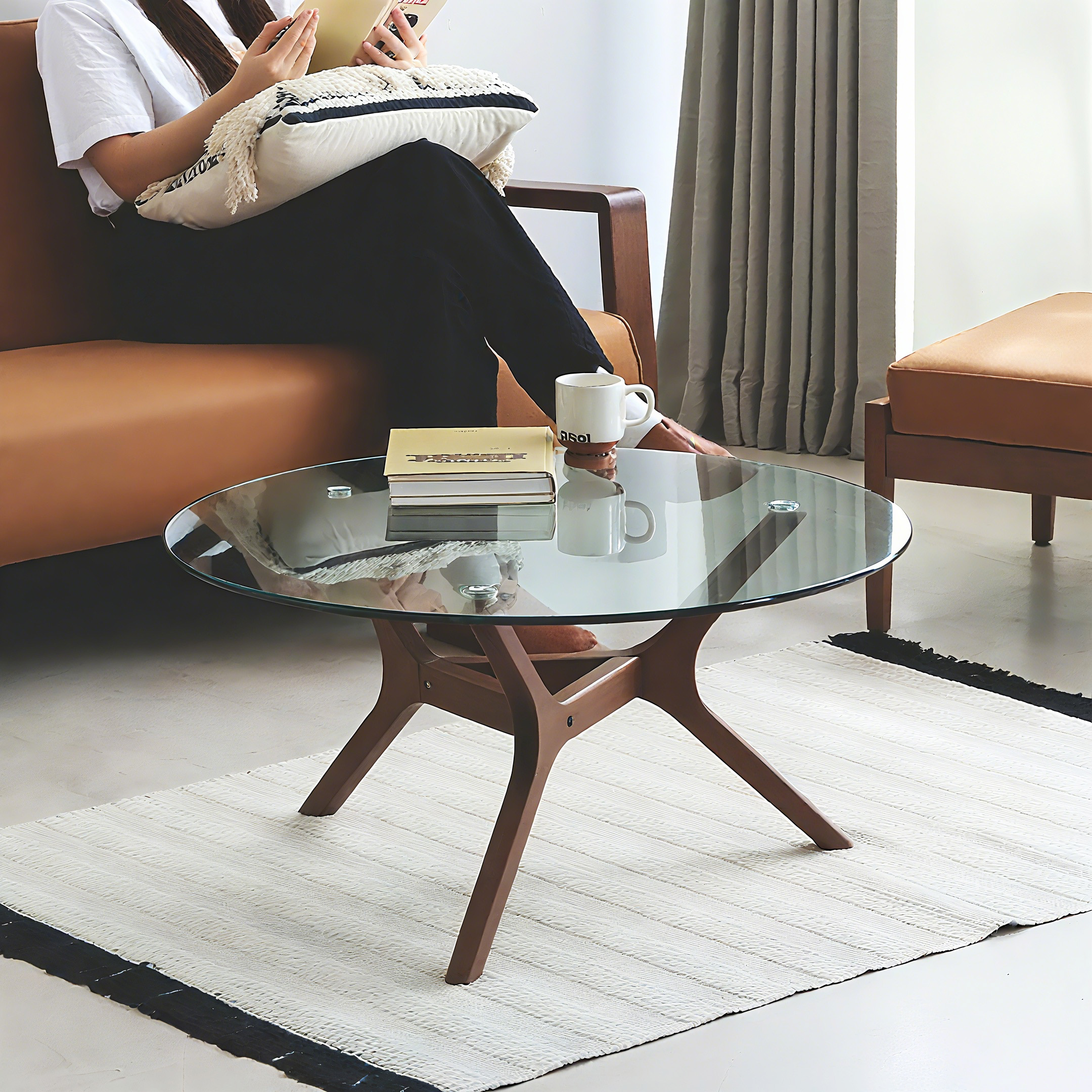 EDC58 スタイリッシュモダン 3レッグ ガラス天板 コーヒーテーブル