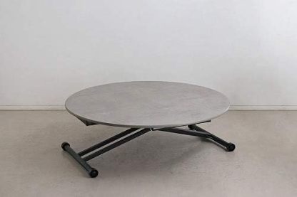 クロスレッグラウンドテーブル