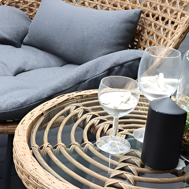 アジアンガラスサイドテーブル | 置くだけで抜け感が生まれる名脇役