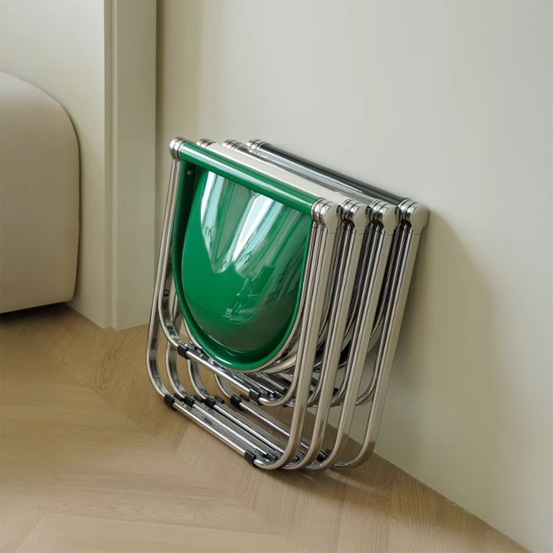 折りたたみ式デザインチェア