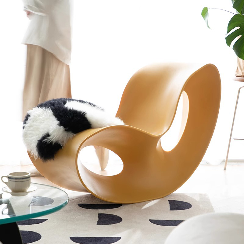 モダン風デザインロッキングチェア | ハイバックカーブと快適な揺れ幅