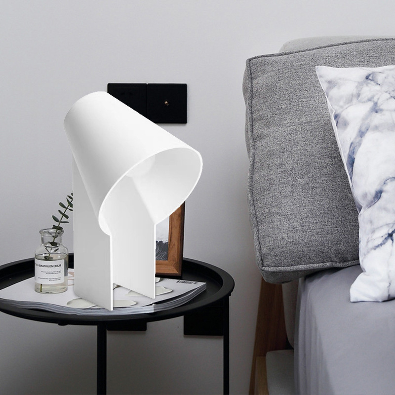 シンプルラインテーブルライト