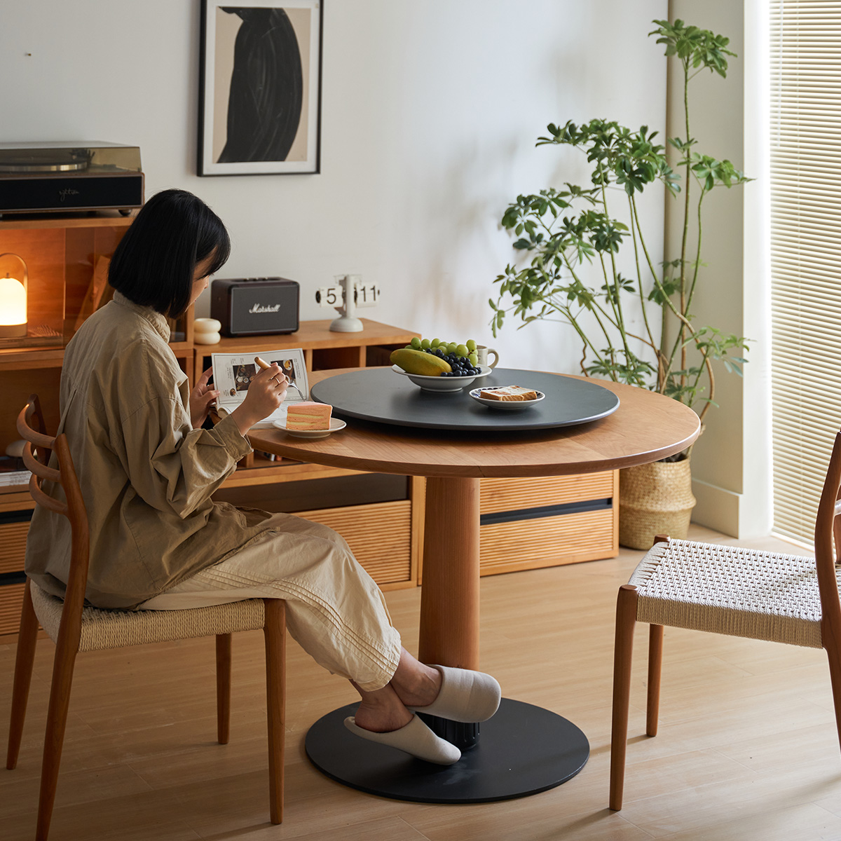 Woody Prime Cherry 回転台付きウッドラウンドダイニングテーブル – CAGUUU