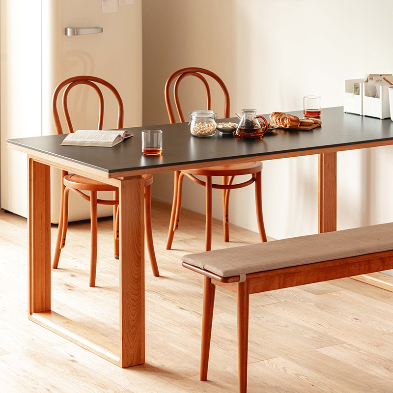 スクエア脚セラミック天板ダイニングテーブル