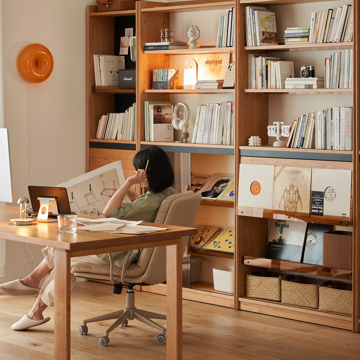 Woody Prime Cherry 多機能木製ブックシェルフ