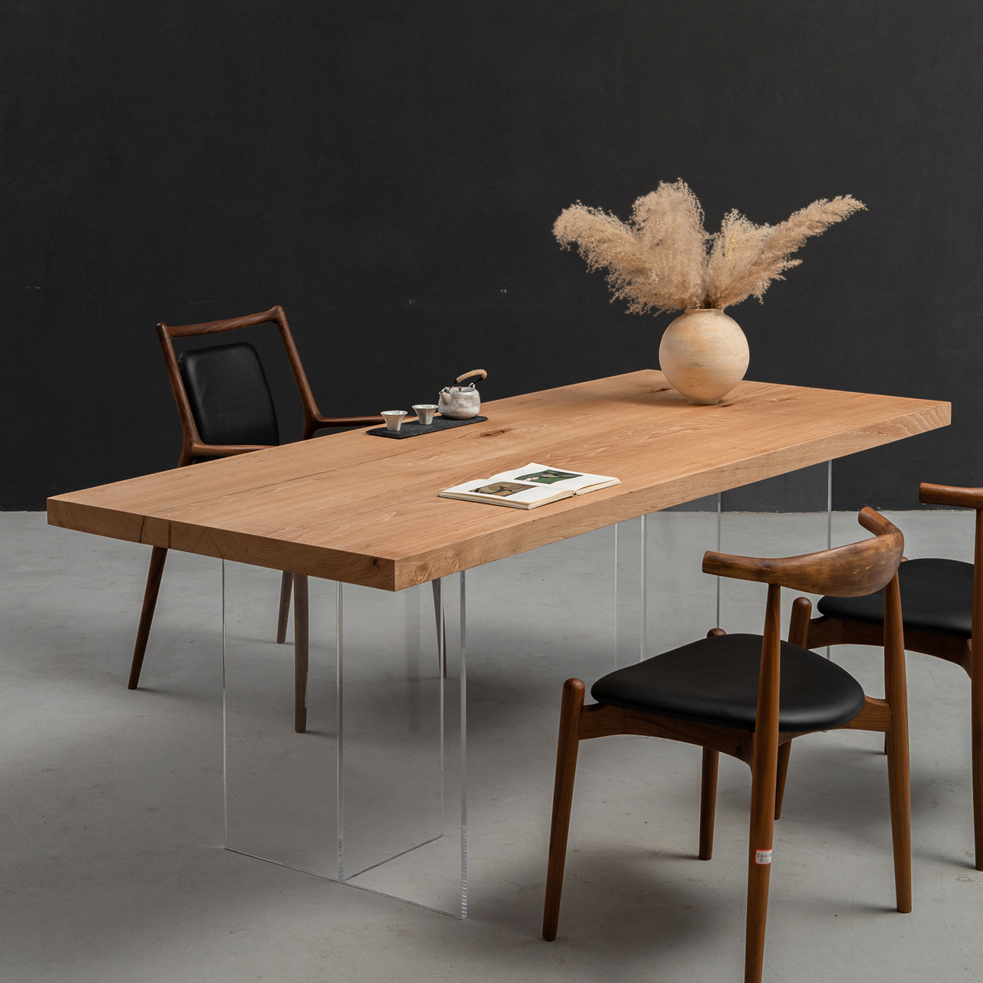 一枚板テーブル｜美しい木目・高級感と自然の風合い【CAGUUU公式】