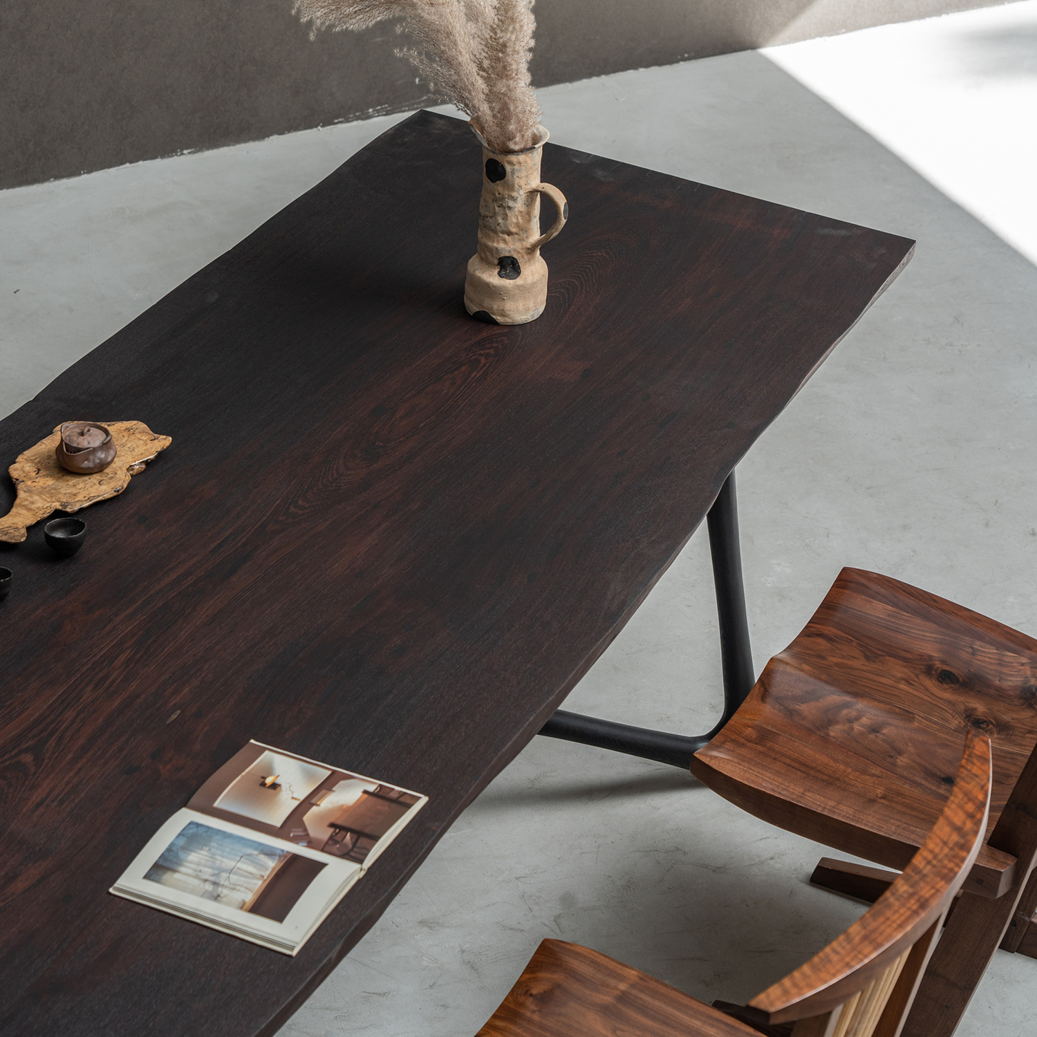 一枚板テーブル｜美しい木目・高級感と自然の風合い【CAGUUU公式】