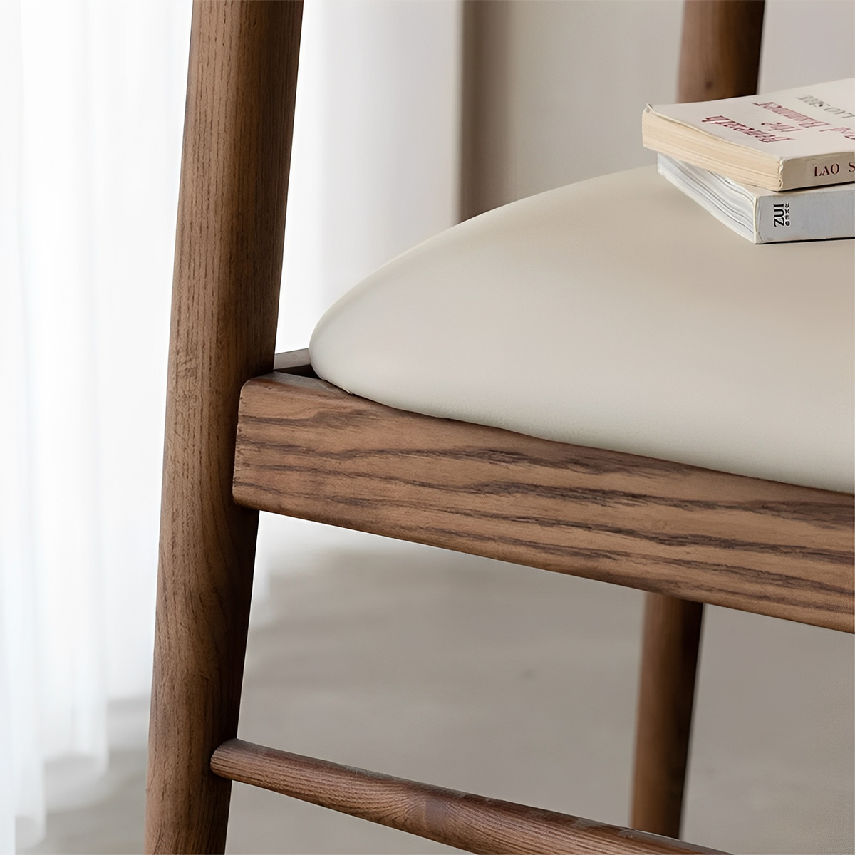 Woody Prime Walnut ウォールナット材 クラシック木製ダイニングチェア