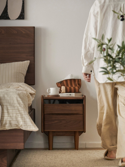 Woody Prime Walnut ウォールナット材 北欧風天然木ベッドサイドテーブル