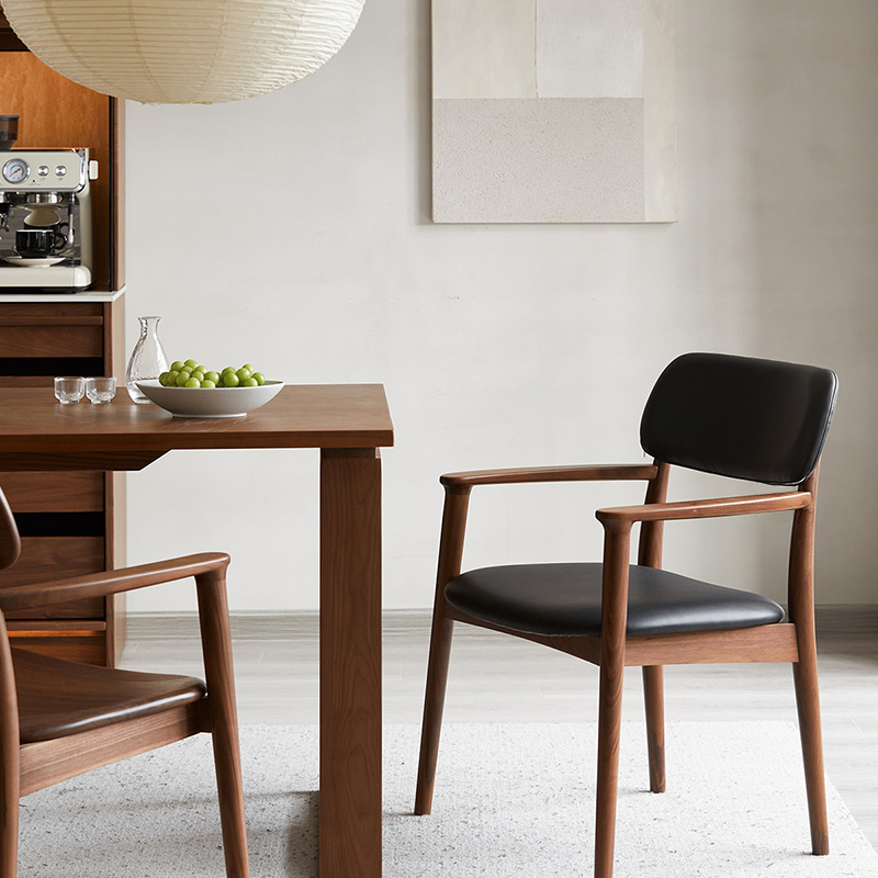 Woody Prime Walnut ウォールナット材 北欧風木製アームチェア – CAGUUU