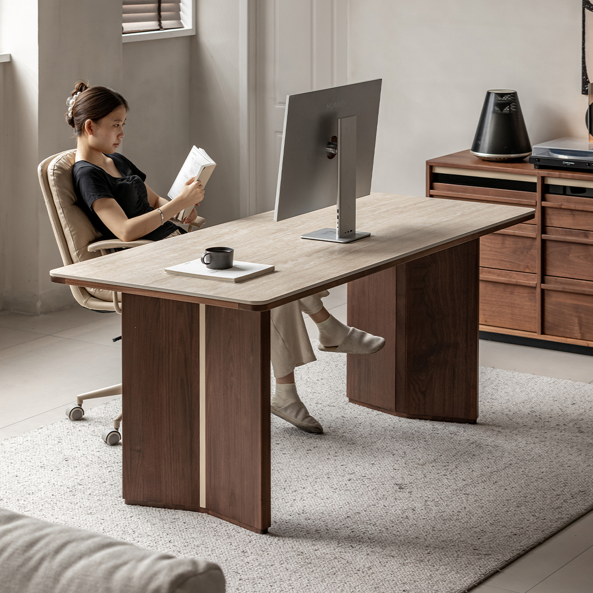 o(^▽^)oダイニングテーブル Woody Prime Walnut ウォールナット材 トラバーチンダイニングテーブル